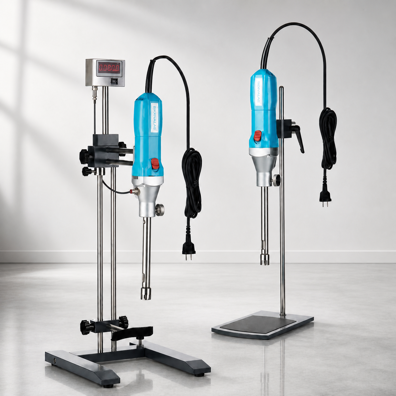 Dual-column vs flat-plate homogenizer stand comparison for lab.png